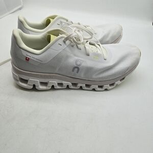 ON Cloudflow Helion Women's Size 9.5 B4